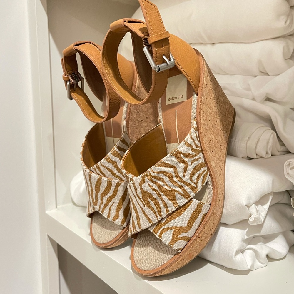 Dolce Vita Wedge EUC